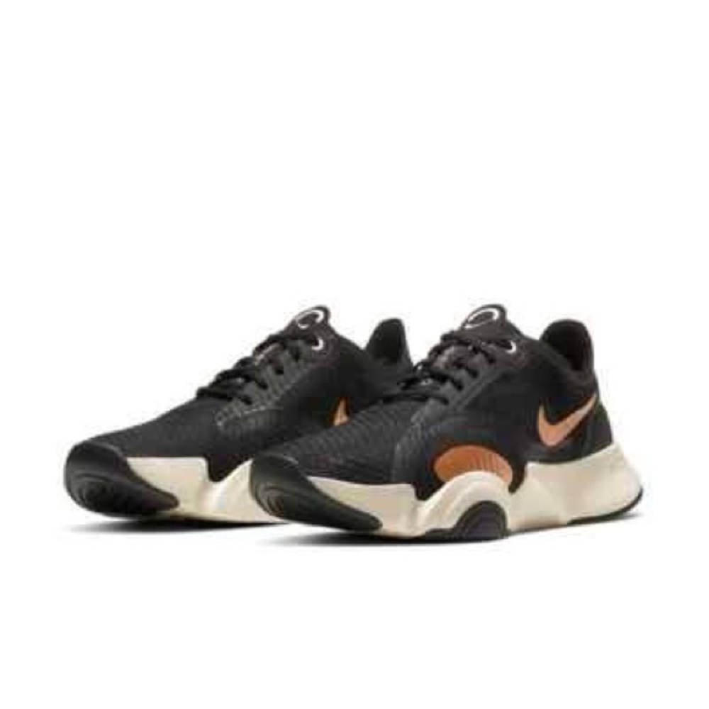Nike Black and Tan Athletic Shoes